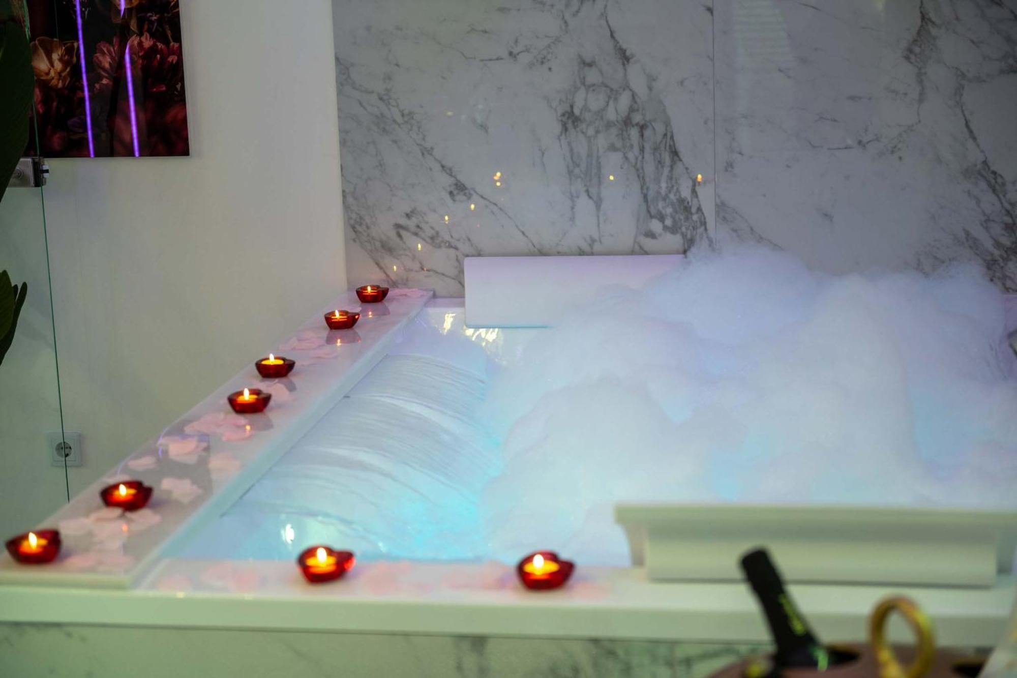 Luxxloft Luxusapartments เวทซ์ลาร์ ภายนอก รูปภาพ
