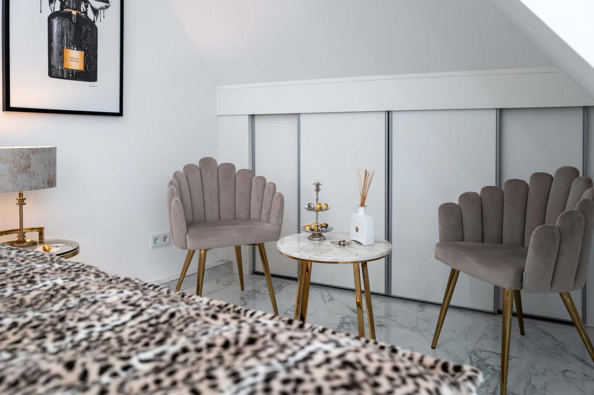 Luxxloft Luxusapartments เวทซ์ลาร์ ภายนอก รูปภาพ