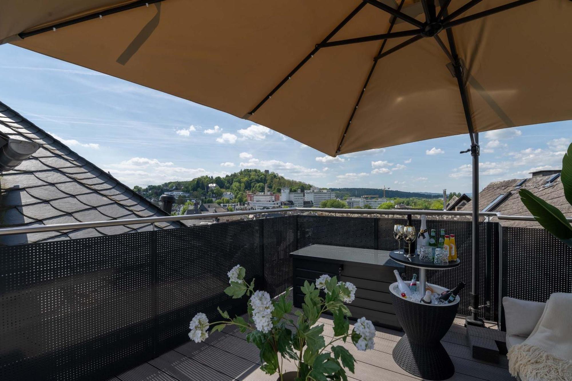 Luxxloft Luxusapartments เวทซ์ลาร์ ภายนอก รูปภาพ